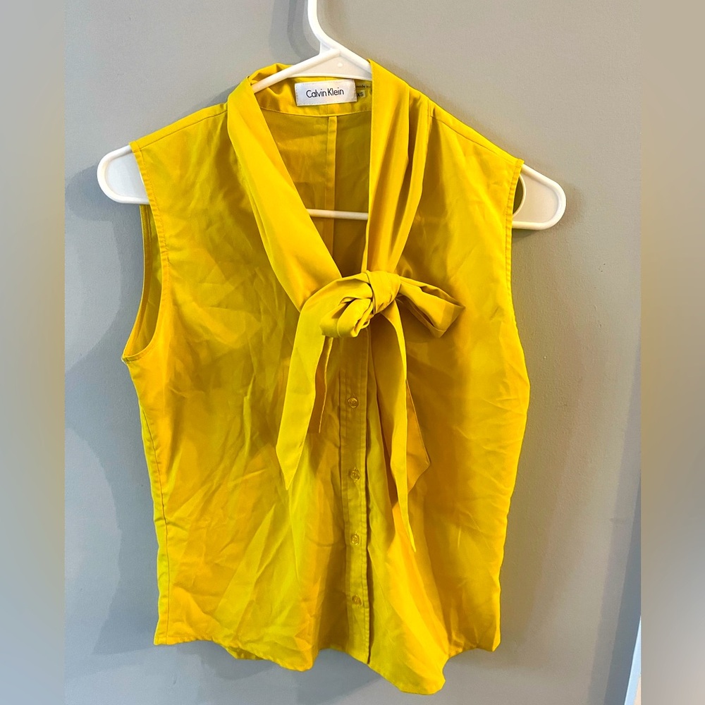 Calvin Klein yellow sleeveless blouse XS